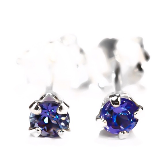 tiny tanzanite stud earrings 925 sterling silver - Picture 1 of 8